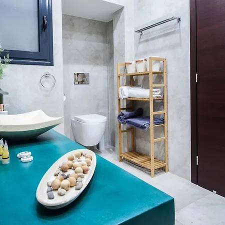 Beautiful Elegant Next To Monastiraki *