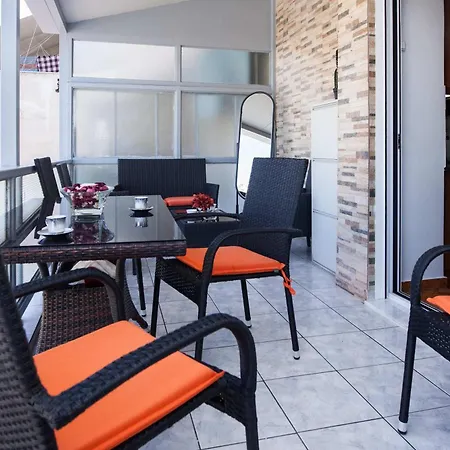 Apartment Central 2 Bd Apt With Balcony By Monastiraki *