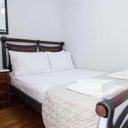 Central 2 Bd Apt With Balcony By Monastiraki Apartment *