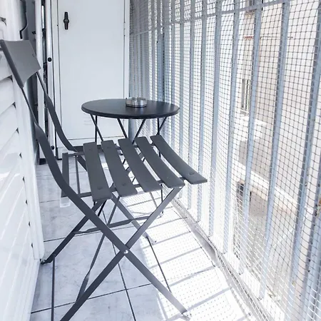 Apartment Central 2 Bd Apt With Balcony By Monastiraki Athens