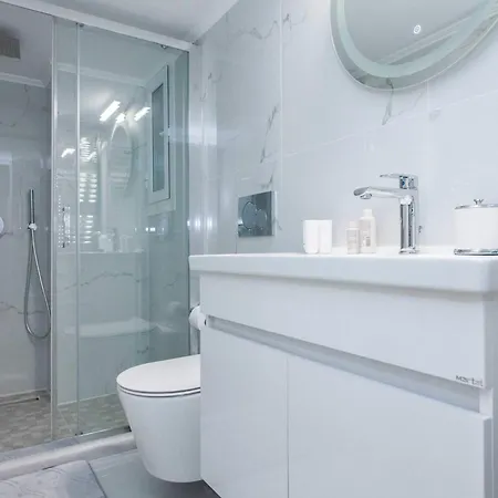 Apartment Central 2 Bd Apt With Balcony By Monastiraki