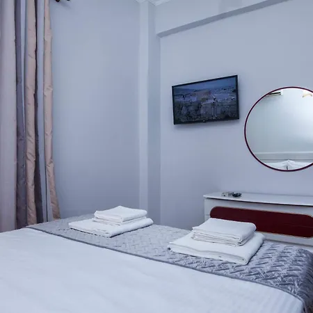 Central 2 Bd Apt With Balcony By Monastiraki Apartment *