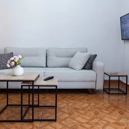 Apartment Central 2 Bd Apt With Balcony By Monastiraki Athens