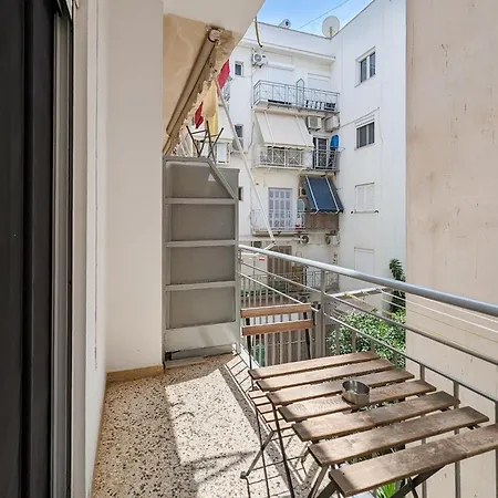 Greek Island Styled 1bd 500m From The Sea