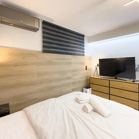 Stylish & Elegant In Pagrati Apartment *