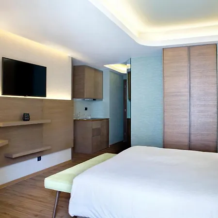 Wyndham Hotel 5*