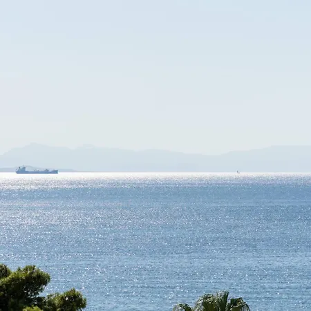 Apartment 2-bd Luxury Apt. Sea View Balcony Near The