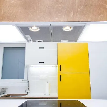 Fully Renovated, Modern Beauty In Athens! *