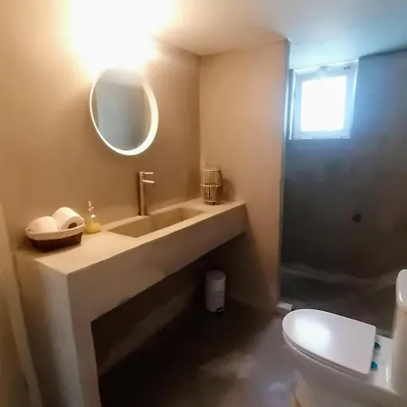 Apartment Glyfada 1bedroom Unit With Fireplace *