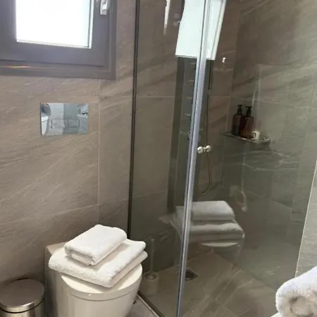 Luxury Maisonette With Shared Pool Apartment