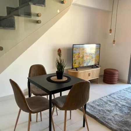 Luxury Maisonette With Shared Pool * Athens