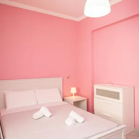 Spacious1 Bedroom Flat In The Heart Of Apartment *