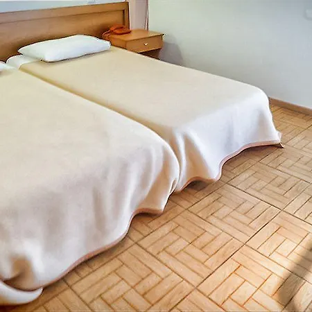 Apart-hotel Zina Atenas