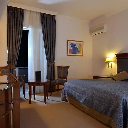 Atrium & Jacuzzi 4* Athen