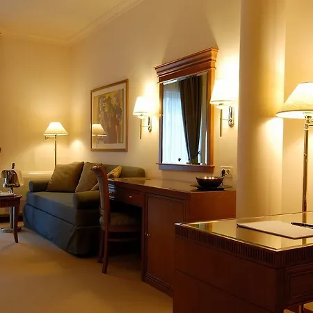 Hotel Atrium & Jacuzzi 4*