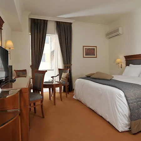 Hotel Atrium & Jacuzzi 4*