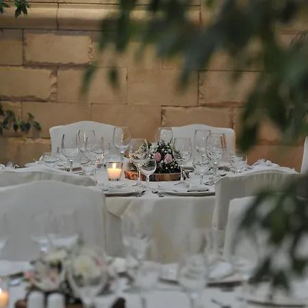 Atrium & Jacuzzi Athen