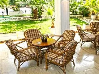Apart-hotel Zina Atenas