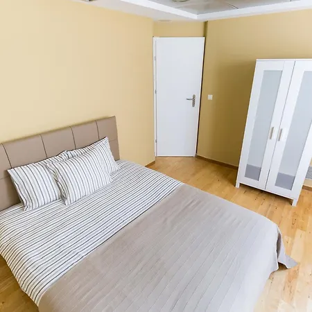 Herberg Nikis 20 Athene