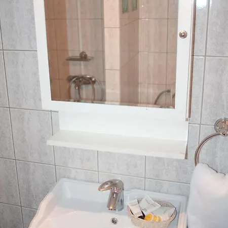 Nestorion Hotell 2*