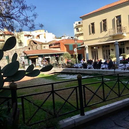 Authentic Elegance At Acropolis Apartament