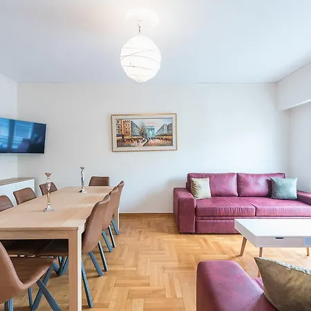 Crown Paradise Apartment