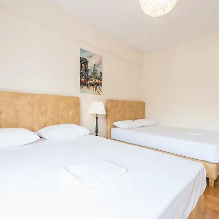 Crown Paradise Apartment