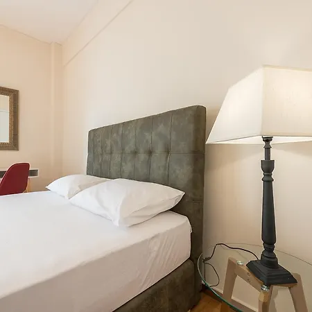 Crown Paradise Apartment *