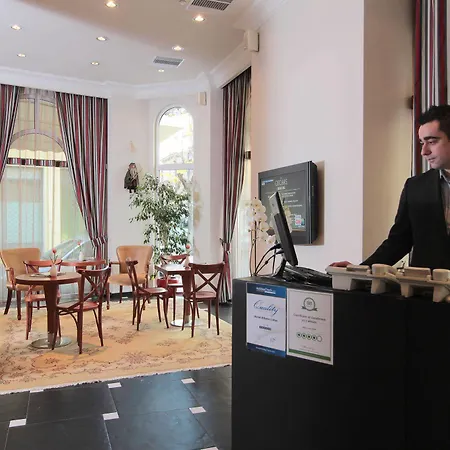 Lotus Hotel