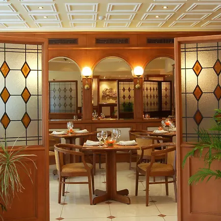 Atrium & Jacuzzi Hotel Athen