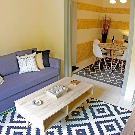 Stylish Center Garden Atenas