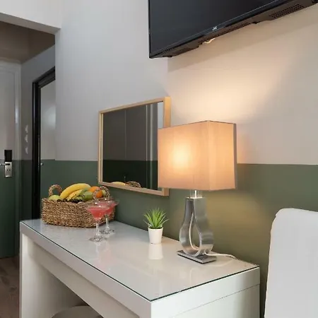 Hotel Tier Collection