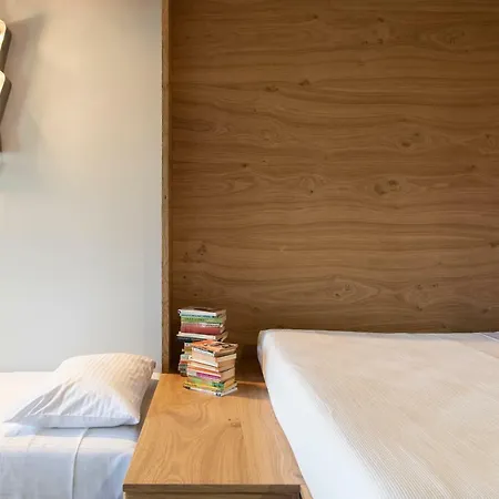 Bespoke House Atenas