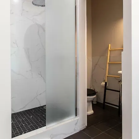 Bespoke House Apart-hotel