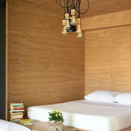 Bespoke House 3*