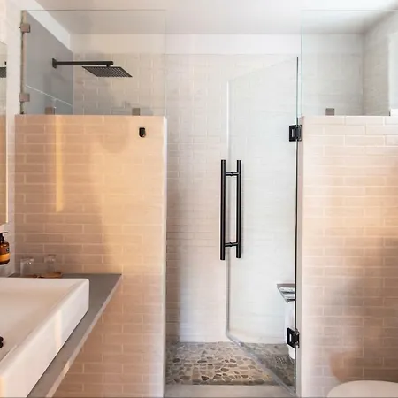 Bespoke House Apart-hotel 3*