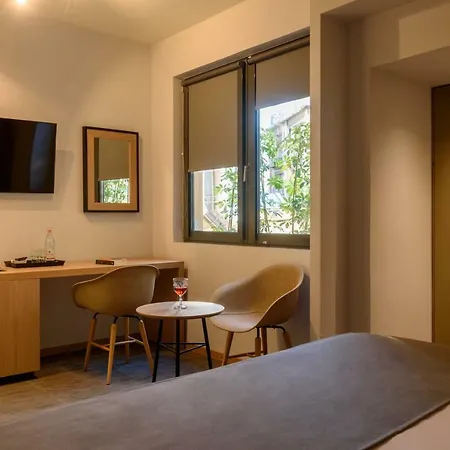 Fos Downtown Otel Atina