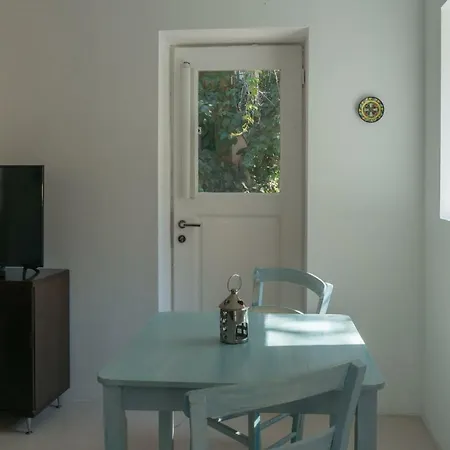 The Little In Plaka Apartment