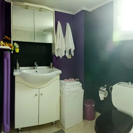 Neptune Bay Apartment