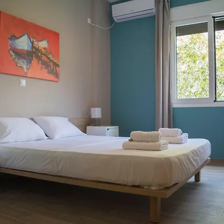 Chic And Minimal Close To Thissio Metro Apartment *