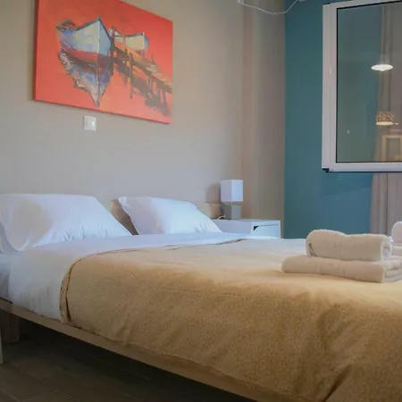 Chic And Minimal Close To Thissio Metro Apartment *