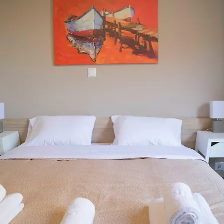 Chic And Minimal Close To Thissio Metro Apartment Athens