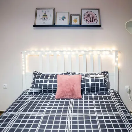 Cozy In The Center Of *
