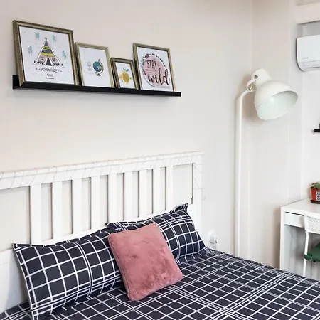 Cozy In The Center Of *