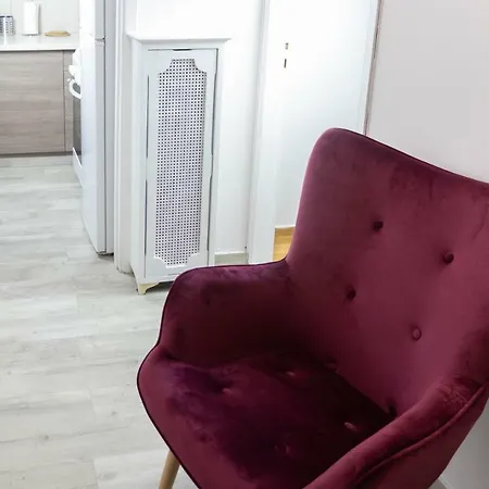 Apartment Cozy In The Center Of *