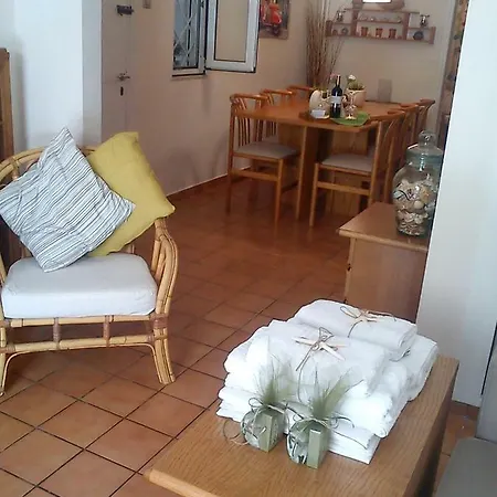 Apartment Comfortable Garden Near Vouliagmeni Athens