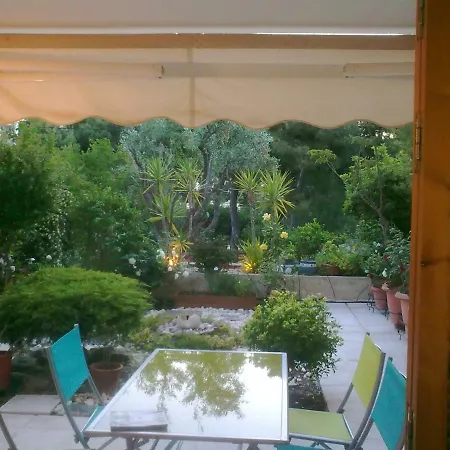 Comfortable Garden Near Vouliagmeni * Athens