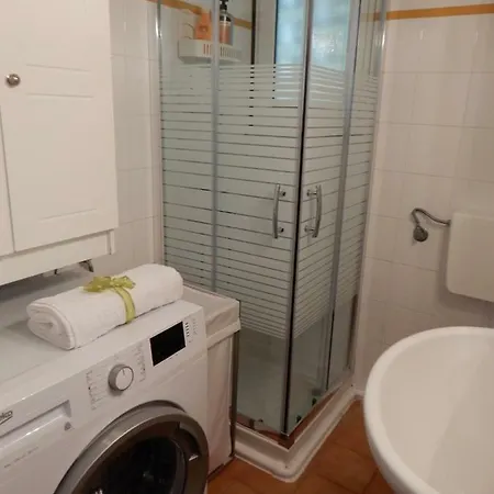 Apartment Comfortable Garden Near Vouliagmeni *