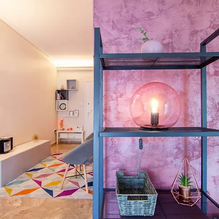 Godiva Plays - Stylish Aerialist's Concept Flat + Pole * Αθήνα
