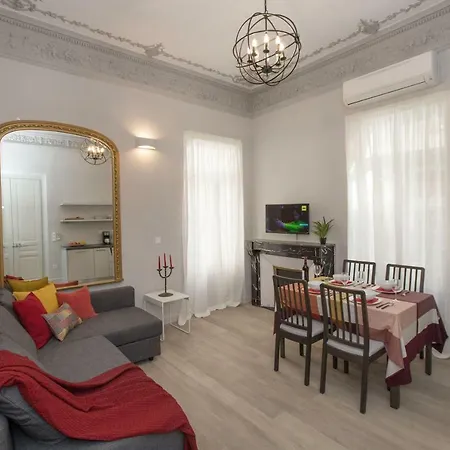 Sophisticated In Syntagma By Ghh Apartment Athens